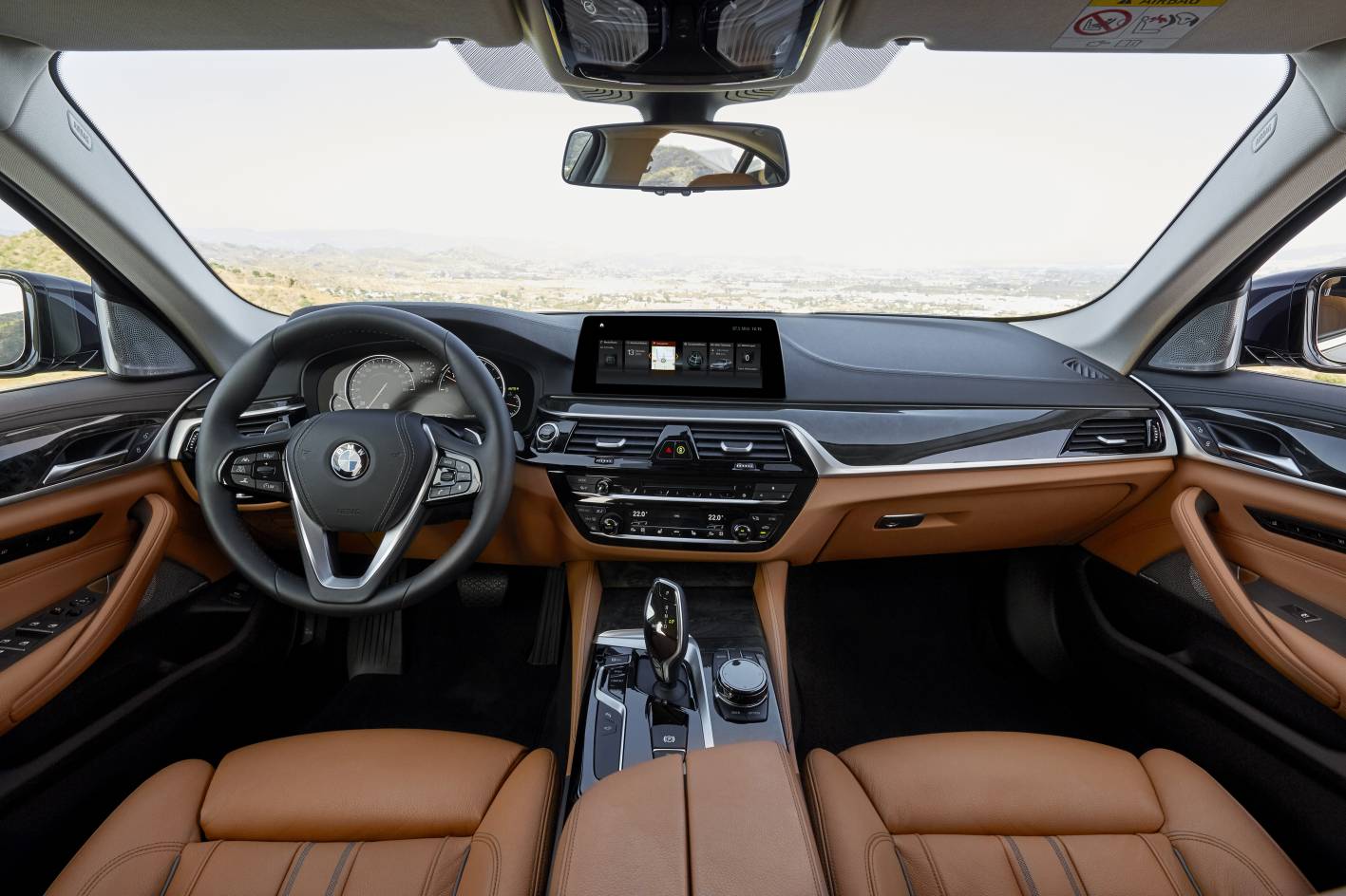 2017-BMW-5-Series-Luxury-Line-interior.j