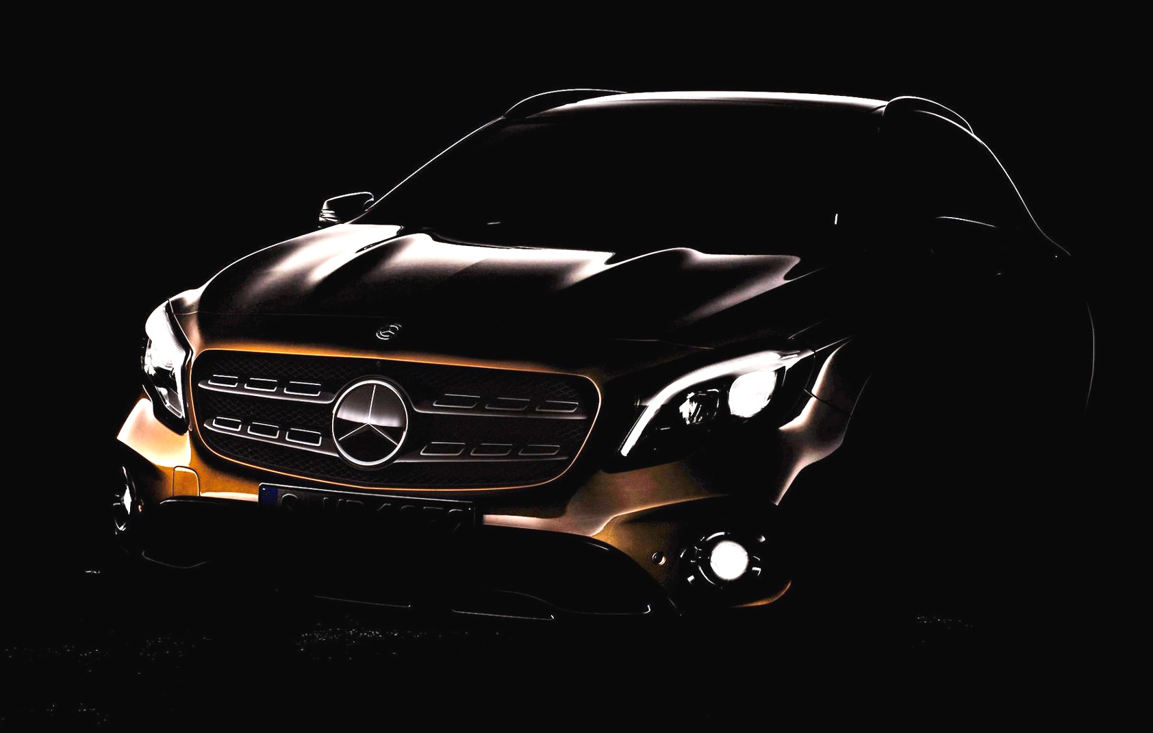 Mercedes-Benz will unveil the facelifted 2017 GLA small SUV later this ...