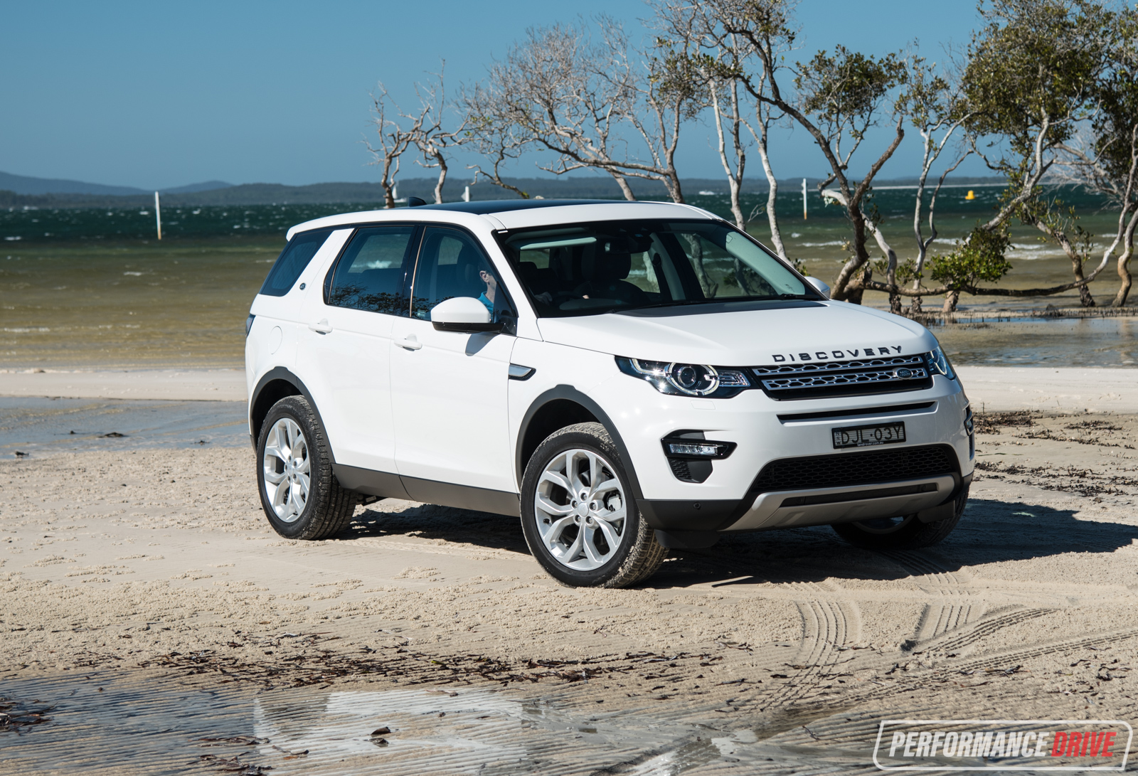 2017 Land Rover Discovery HSE TD4 180 review -