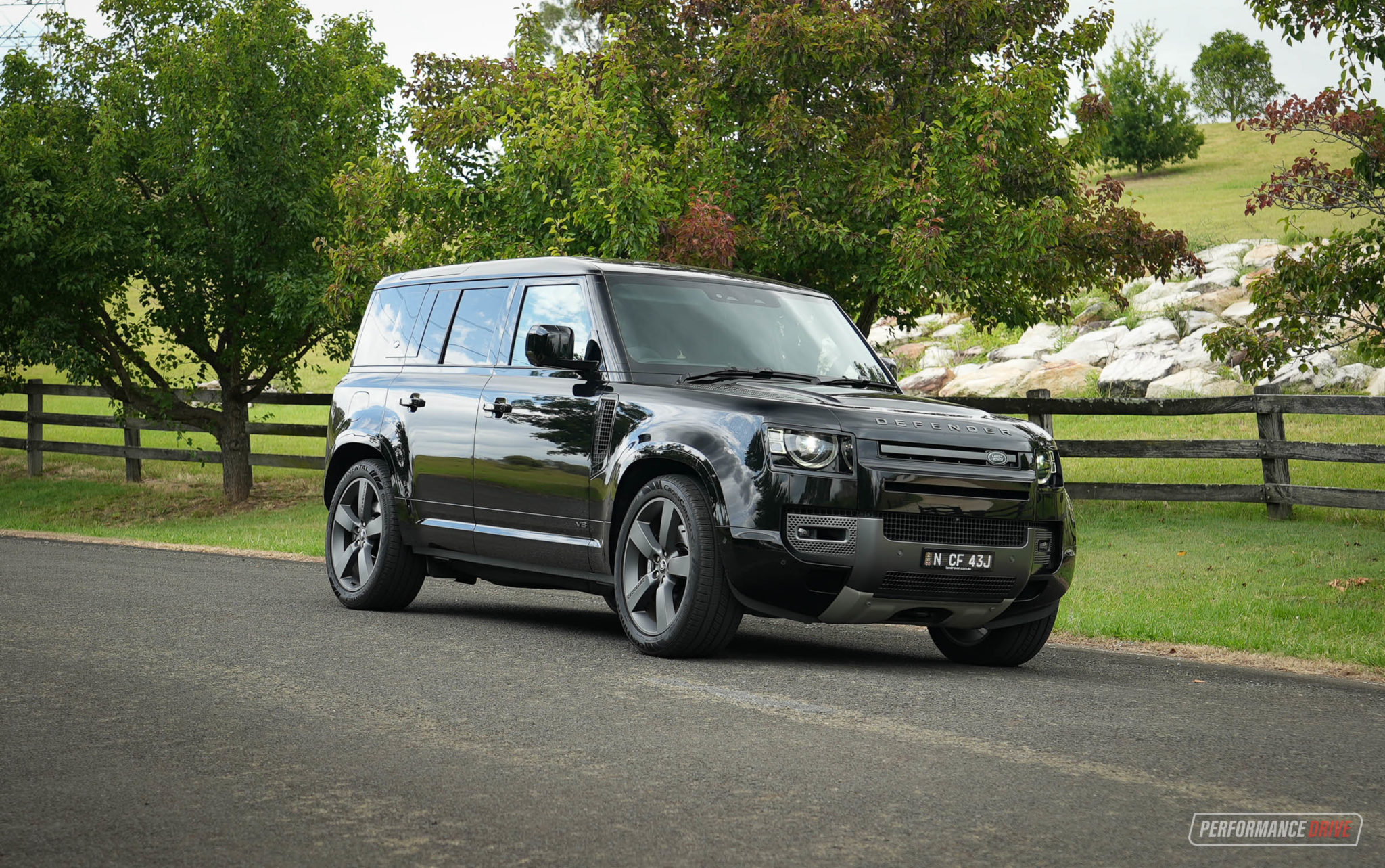 2023 Land Rover Defender 110 P525 V8 PerformanceDrive