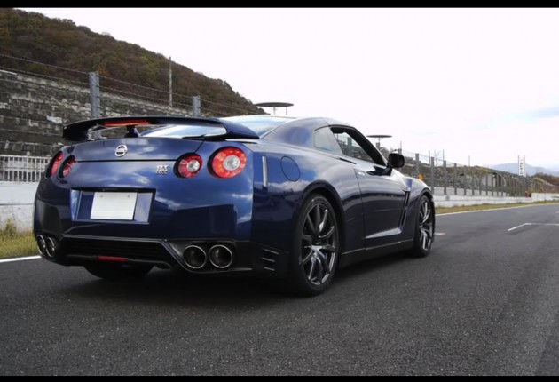 Video 2013 Nissan GTR does 0100km/h in 2.84 seconds
