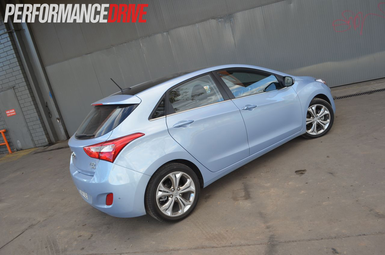 12 Hyundai I30 Premium Crdi Review Performancedrive