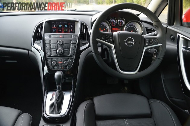Opel Astra 2013 Interior
