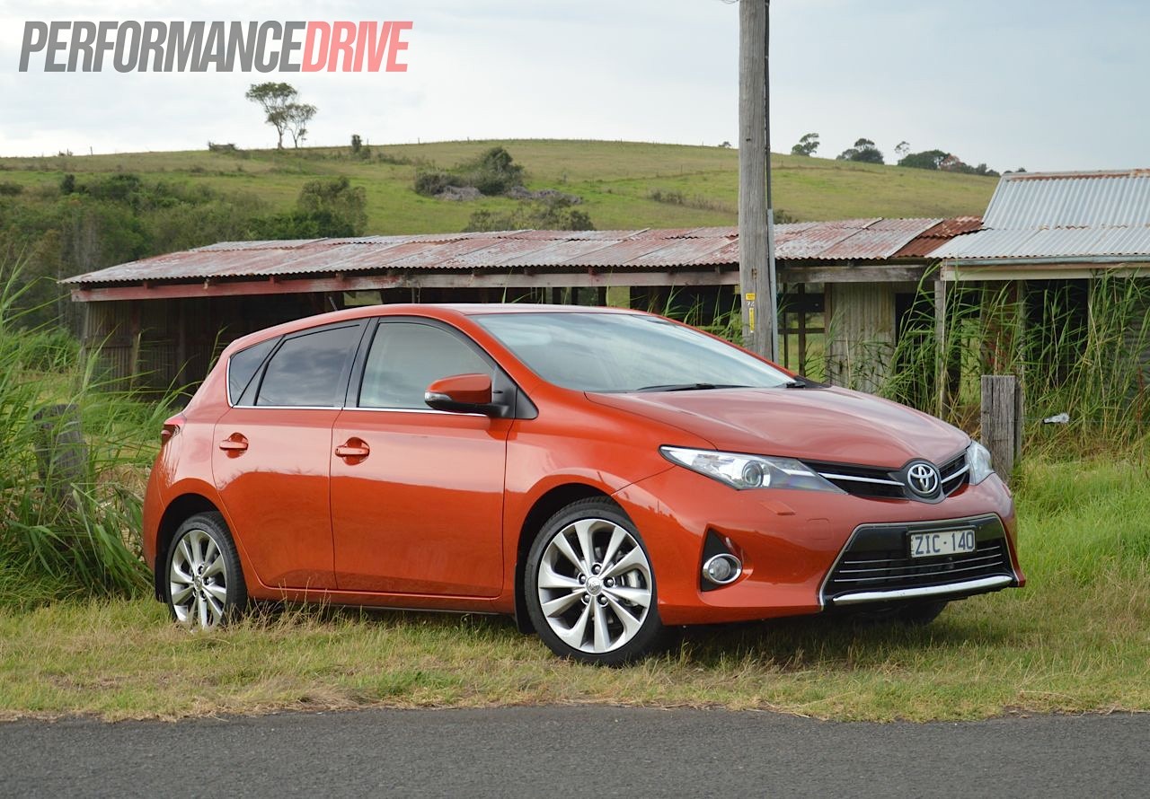 2013 Toyota Corolla Levin ZR review (video)