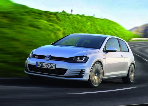 2014-Volkswagen-Golf-GTI-production-car-driving
