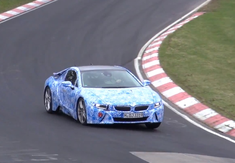 Video: BMW i8 three-cylinder hybrid supercar sounds cool