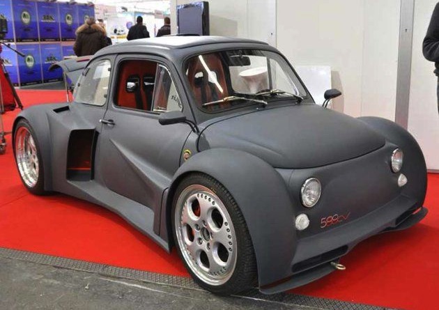 Fiat 500 with a Lamborghini V12 engine (video)