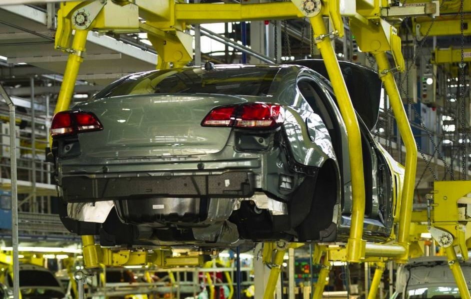 2014 Holden VF Commodore production begins in SA (video)