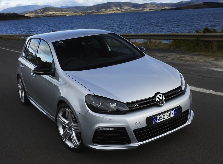 Volkswagen Golf Mk7 getting carbon fibre roof option – report
