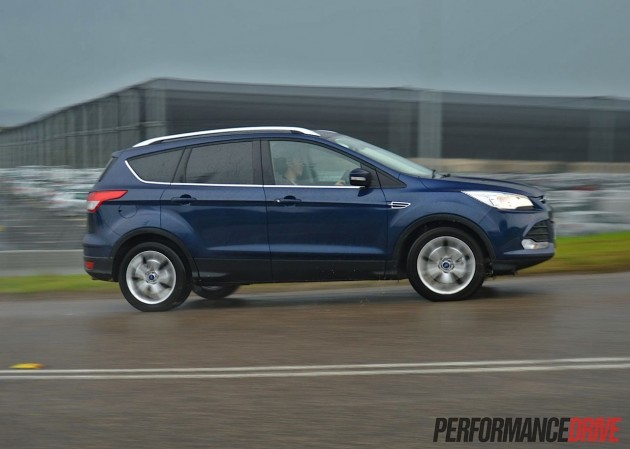 2013 Ford Kuga Trend side