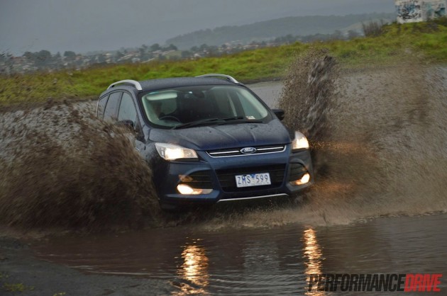 2013 Ford Kuga Trend water splash