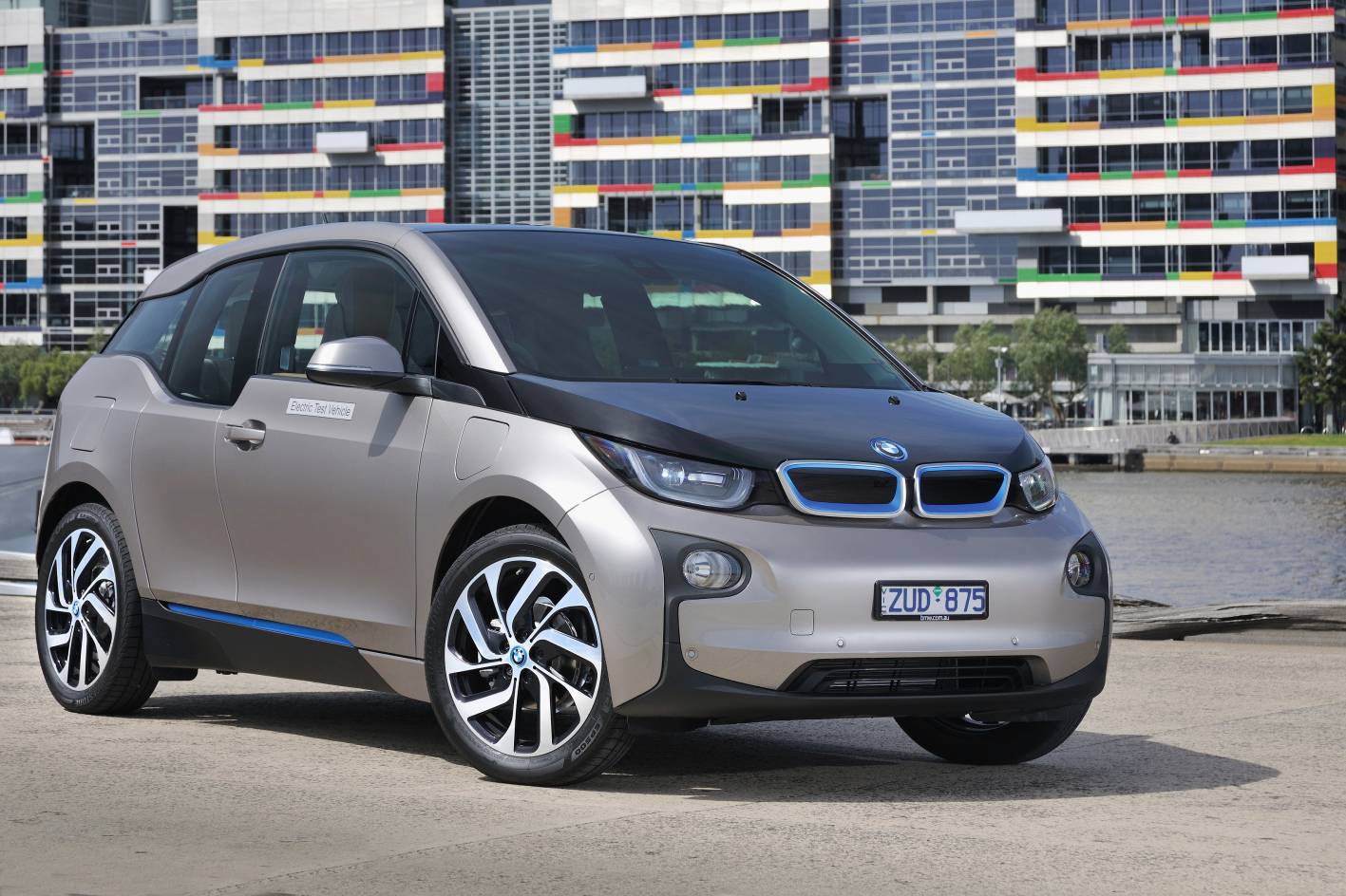 BMW i3 proving popular, pre-orders exceeding expectations
