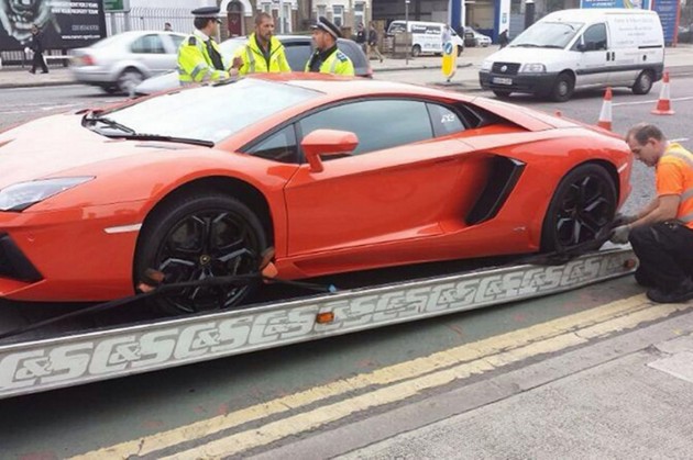 Lamborghini Aventador seized London