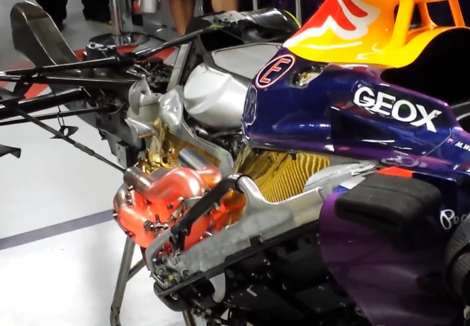 Red Bull Racing F1 V8 engines fired up for the last time