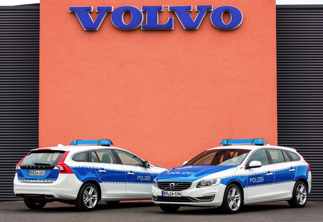German police recruits Volvo V60 diesel hybrid patrol cars