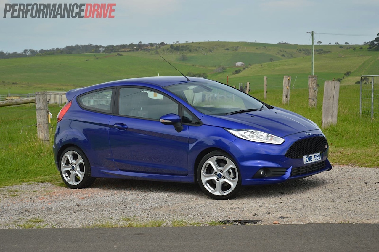 2013 Ford Fiesta ST review (video)