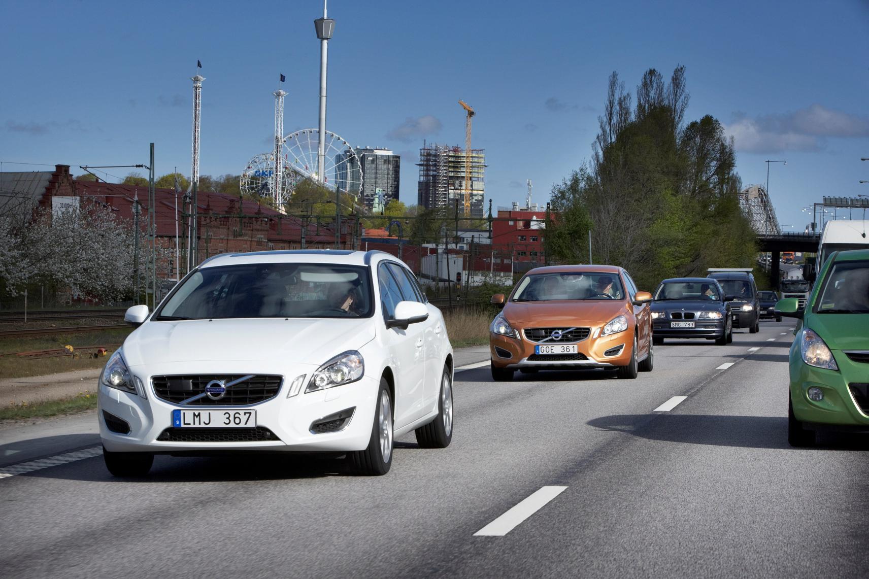 Volvo to launch 100 autonomous cars in 2014, world-first pilot