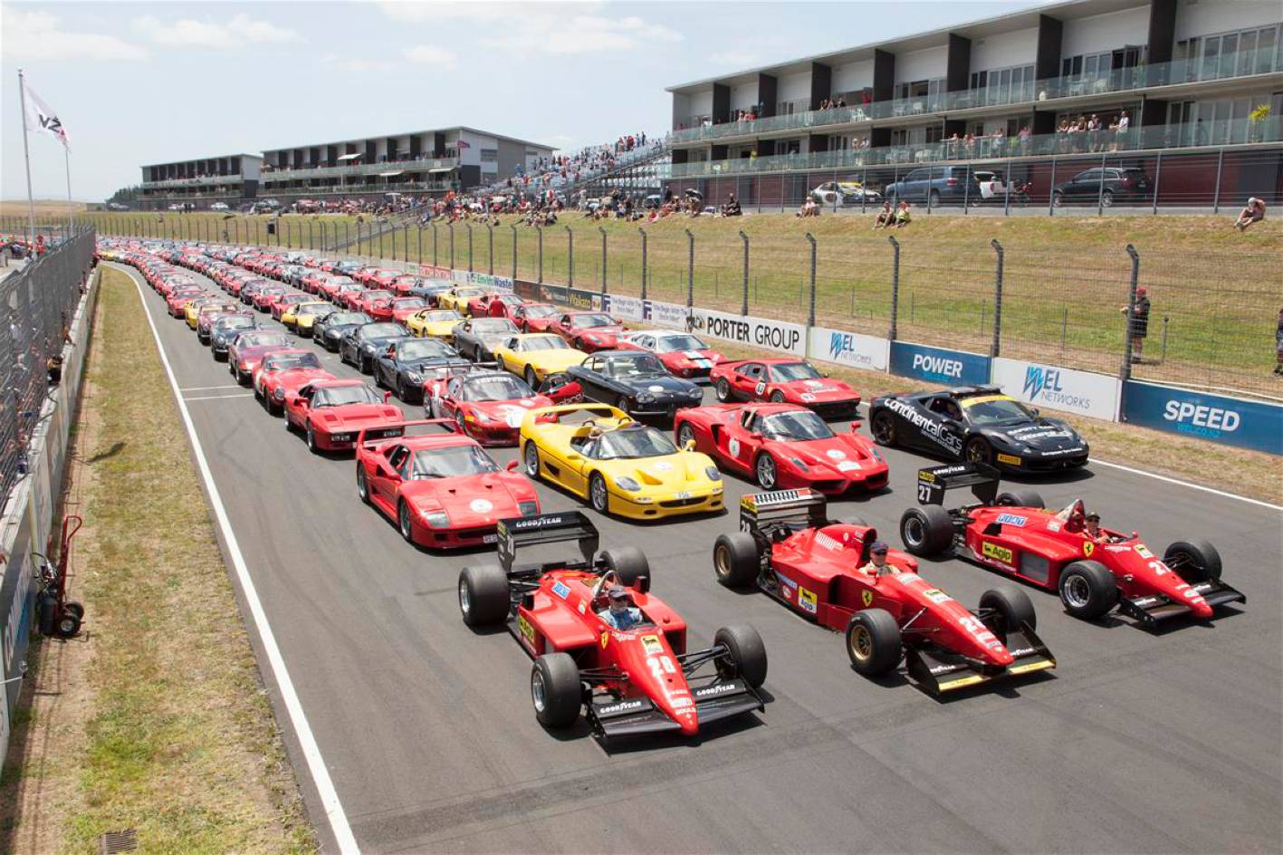 140 Ferrari vehicles set New Zealand record