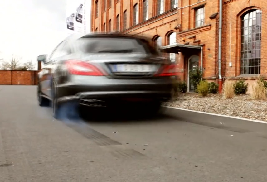 Mercedes AMG encourages car park burnouts (video)