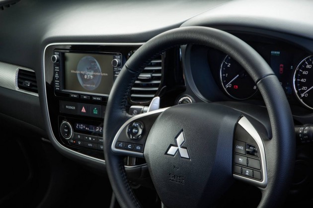 MY14.5 Mitsubishi Outlander-interior