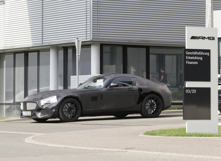 Mercedes-Benz ‘GT’ gets 4.0L turbo V8, RWD