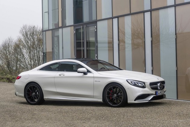 Mercedes-Benz S 63 AMG Coupe-front side