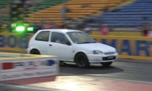 Tiny Toyota Starlet turbo runs 10-second pass