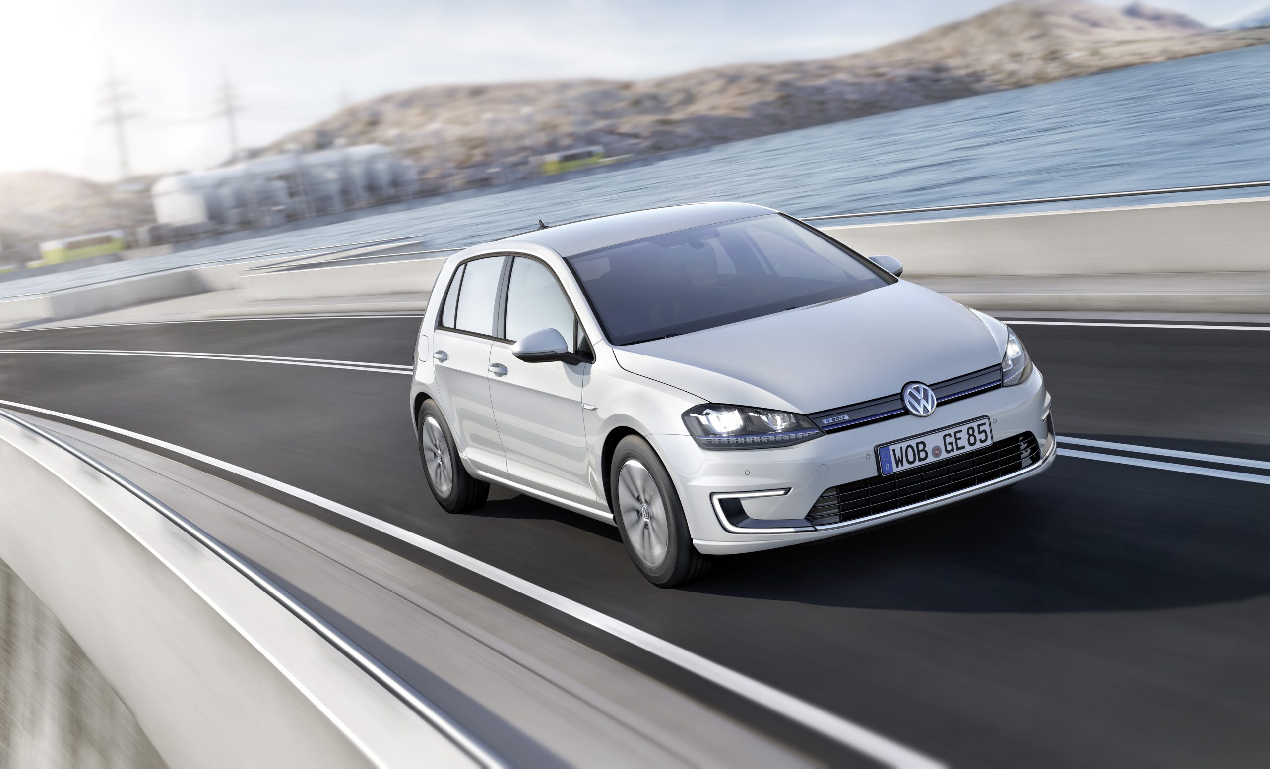 Volkswagen e-Golf ready for orders in UK