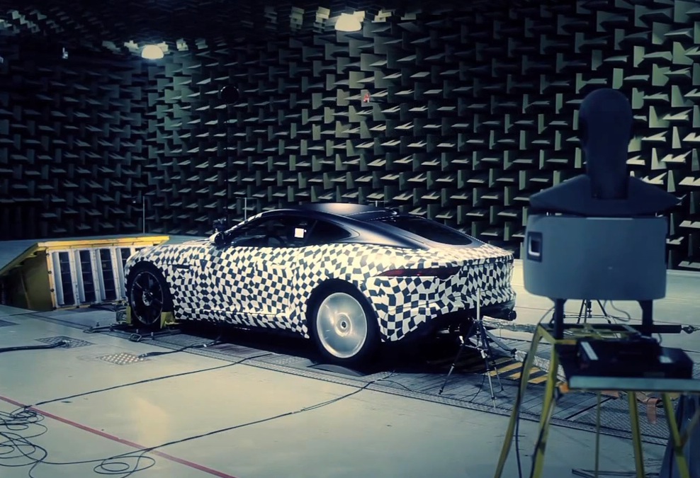 The roar of the Jaguar F-Type: detailed