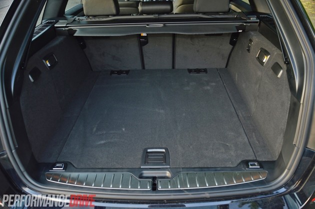 2014 BMW 520d Touring M Sport-cargo space
