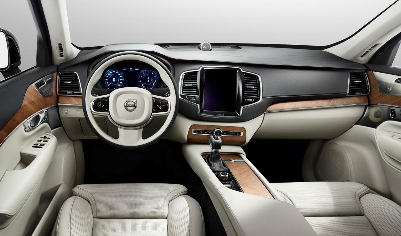 2015 Volvo XC90 interior revealed, full debut in August
