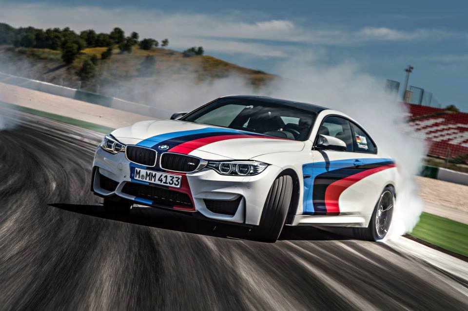2015 BMW M4 in spectacular drifting fashion – PerformanceDrive