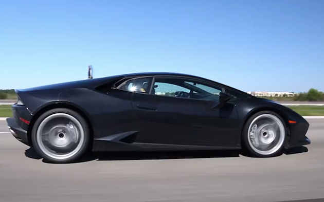 Lamborghini Huracan filmed driving, driver gets mad