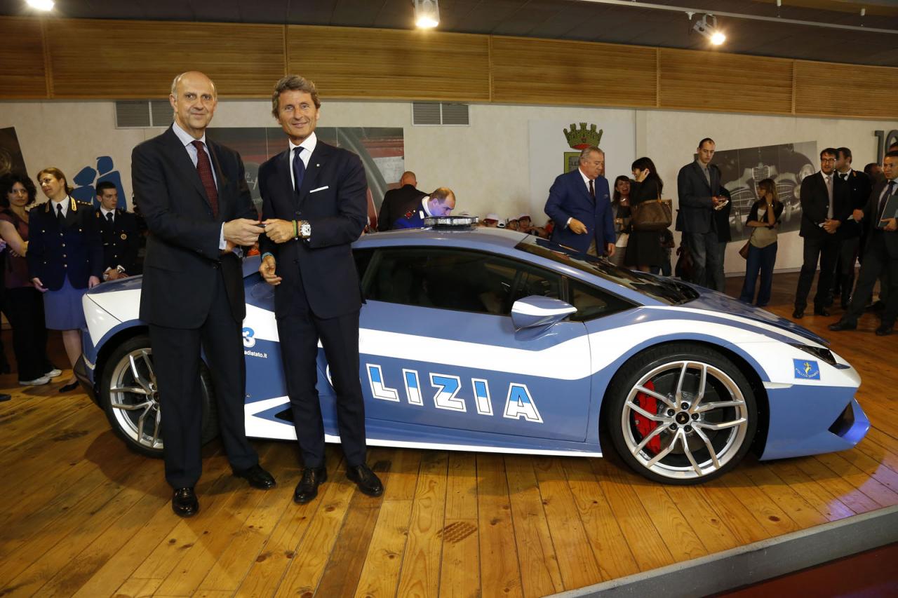 Lamborghini Huracan police cars join Italian force