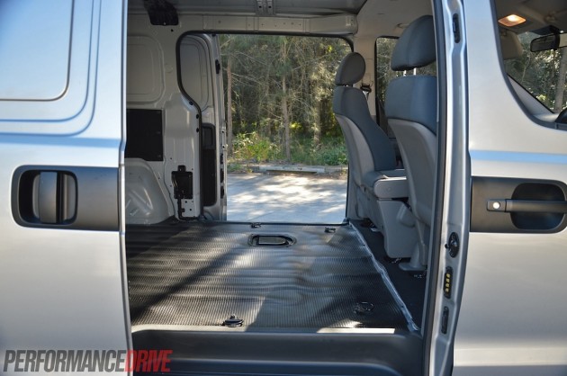 2014 Hyundai iLoad-side doors