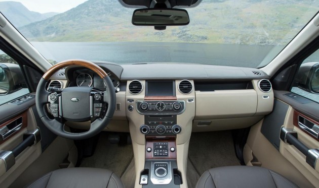 2015 Land Rover Discovery-interior