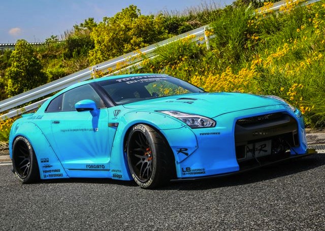 Liberty Walk finishes anabolic wide-body Nissan GT-R (video)