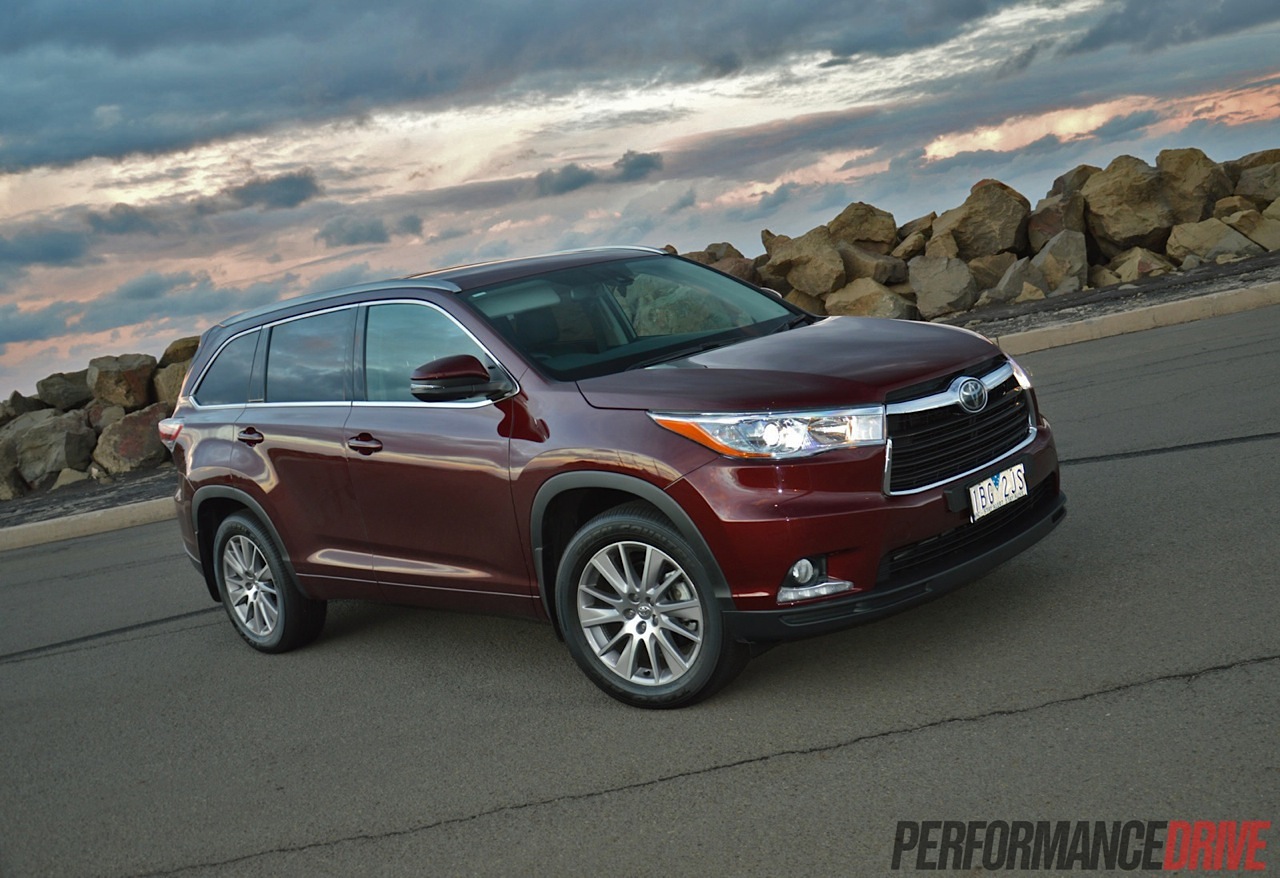 2014 Toyota Kluger Grande review (video)