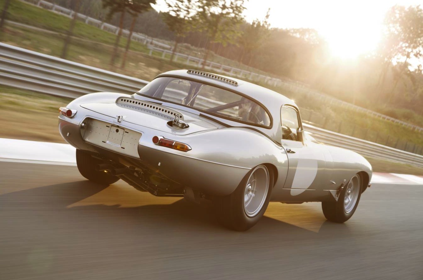 Jaguar Lightweight E-Type revealed, built by Special Operations