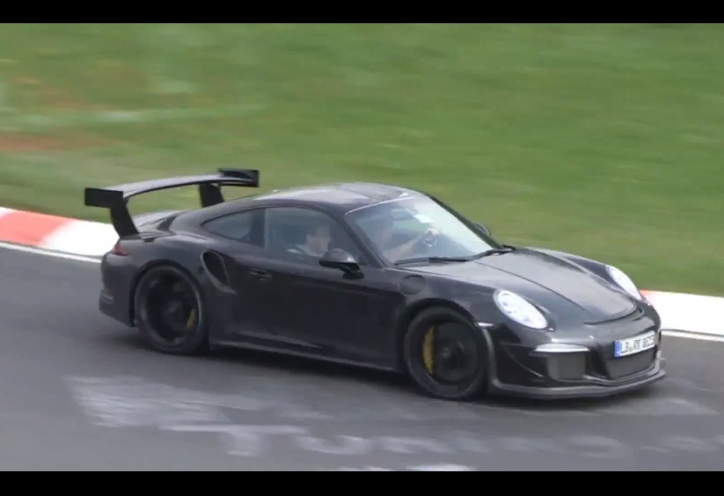 Video: 2015 Porsche 911 GT3 RS spotted, sounds angry