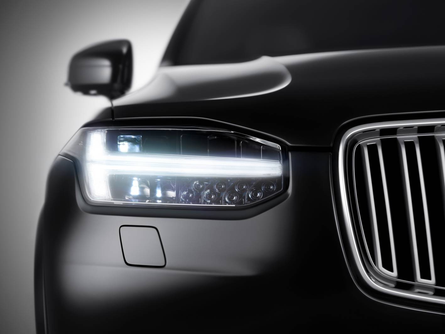 2015 Volvo XC90 features Thor-inspired headlights