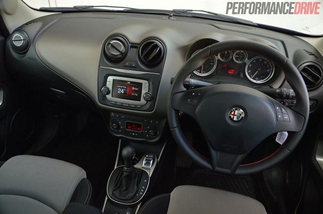 2014 Alfa Romeo MiTo Distinctive-dash