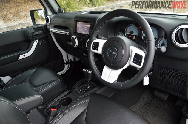 2014 Jeep Wrangler Polar-interior