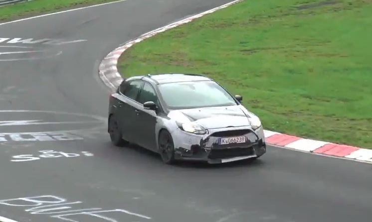 Video: 2016 Ford Focus RS spotted with new front bumper