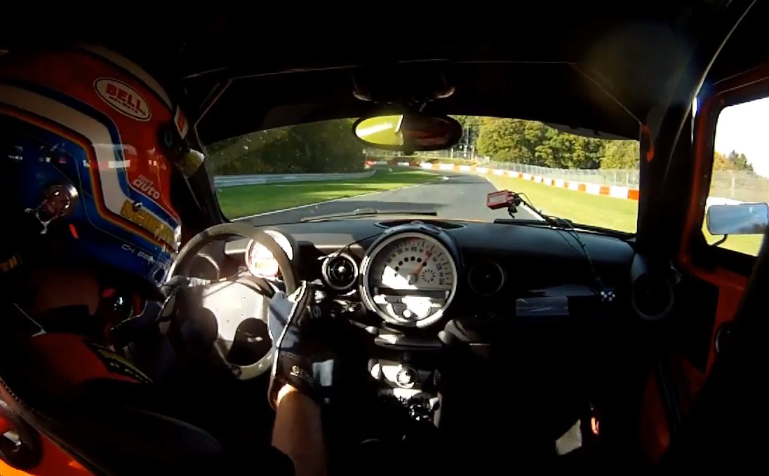Video: Tuned MINI JCW sets Nurburgring FWD lap record