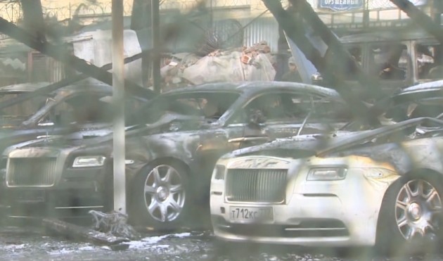 12 cars Rolls-Royce burnt in Russia