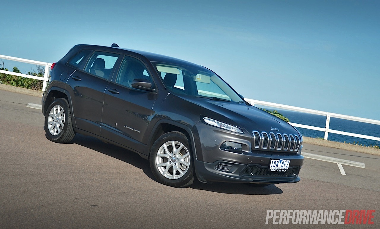 2014 Jeep Cherokee Sport review (video)