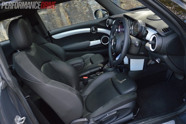 2014 MINI Cooper S-front seats