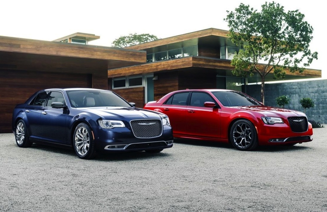 2015 Chrysler 300 revealed; 8spd auto for V8, more power for V6
