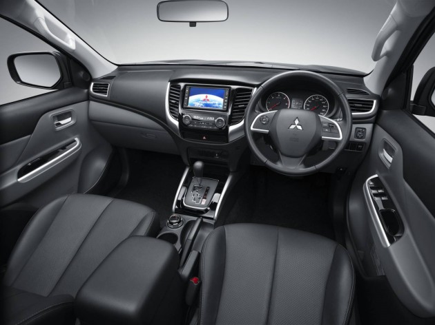 2016 Mitsubishi Triton-interior